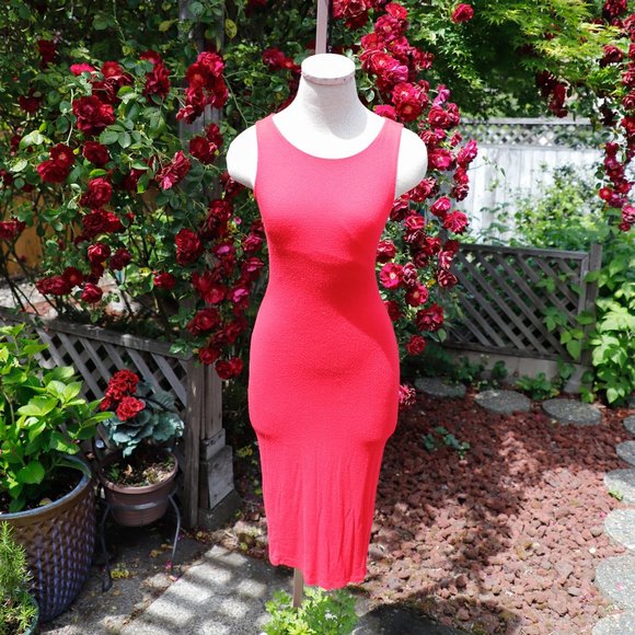 Red Dress - Picture 1 of 11